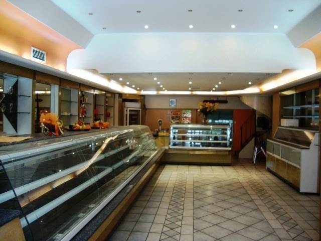 (For Sale) Commercial Retail Shop || Athens Center/Vyronas - 270 Sq.m, 350.000€ 
