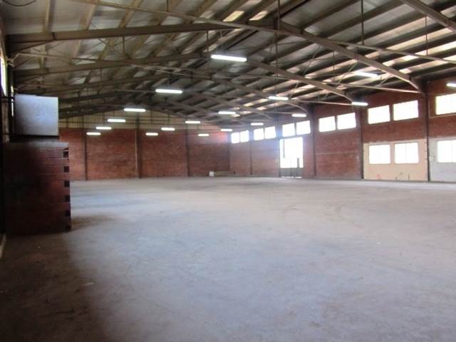 (For Rent) Commercial Industrial Area || Athens North/Metamorfosis - 1.000 Sq.m, 6.700€ 