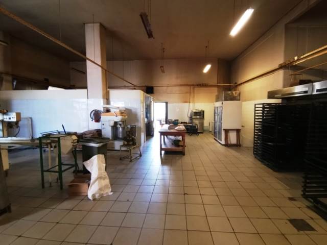 (For Sale) Commercial Retail Shop || Athens Center/Athens - 565 Sq.m, 900.000€ 