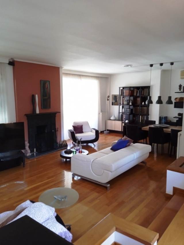 (For Sale) Residential Floor Apartment || Athens South/Argyroupoli - 167 Sq.m, 3 Bedrooms, 395.000€ 