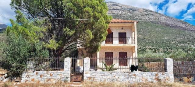 (Προς Πώληση) Κατοικία Μονοκατοικία || Ν. Λακωνίας/Οίτυλο - 145 τ.μ, 3 Υ/Δ, 145.000€ 
