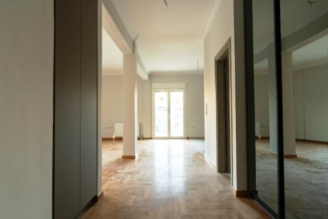 (For Sale) Residential Apartment || Athens Center/Athens - 105 Sq.m, 2 Bedrooms, 295.000€ 