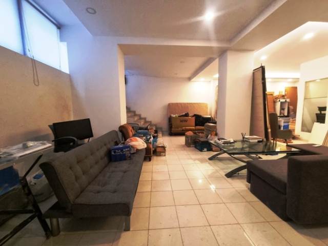 (Προς Πώληση) Επαγγελματικός Χώρος Αίθουσα || Αθήνα Κέντρο/Αθήνα - 92 τ.μ, 120.000€ 