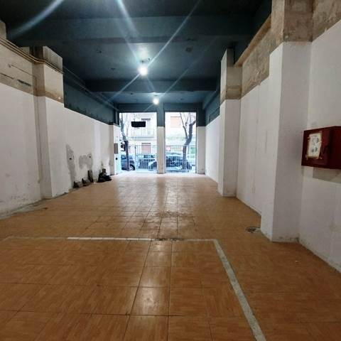 (For Sale) Commercial Retail Shop || Athens Center/Athens - 217 Sq.m, 130.000€ 